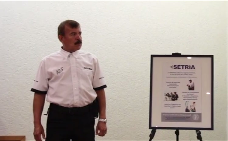 Guardia de Seguridad en evento de certificación 